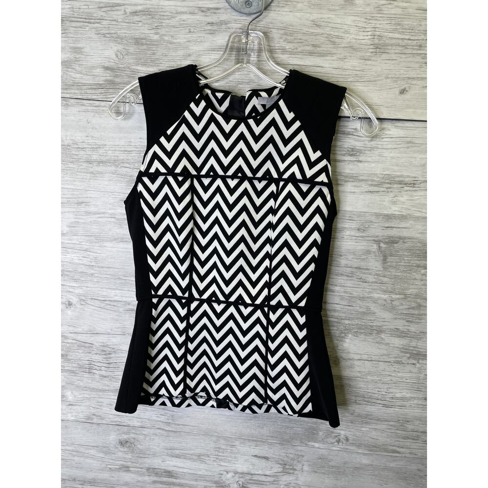 HM Womens 4 Black White Chevron Sleeveless Fitted Stretch Geometric Top Zip Back